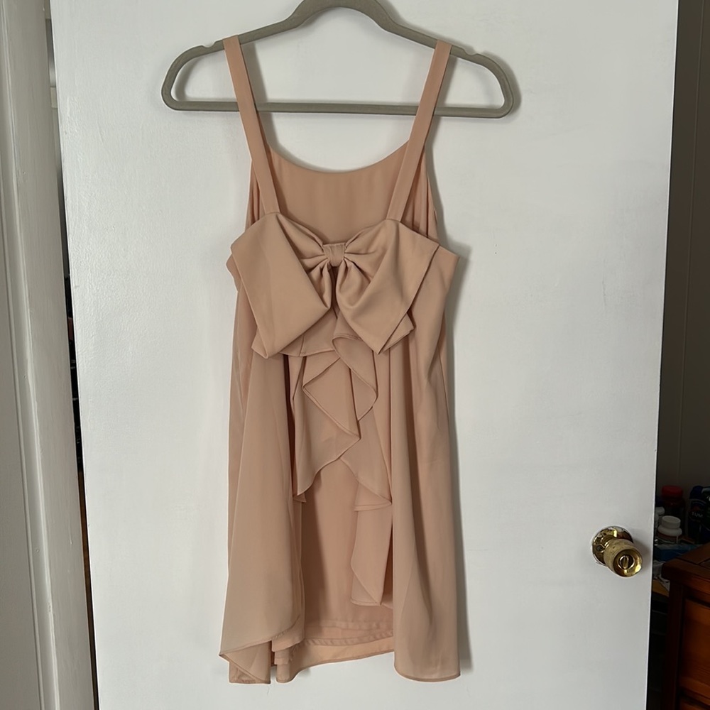 Nude / beige party dress size medium
